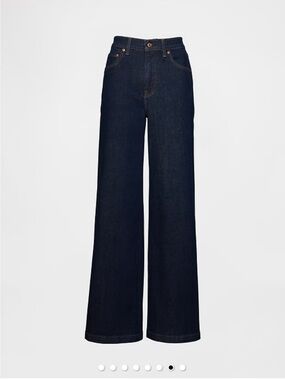 Brand new GAP High Rise Stride Wide-Leg
Jeans. Size 32 long.